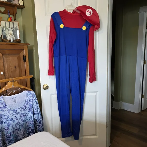 Adult Super Mario Brothers Halloween Costume XL EUC 3 Pcs Set - Picture 6 of 10